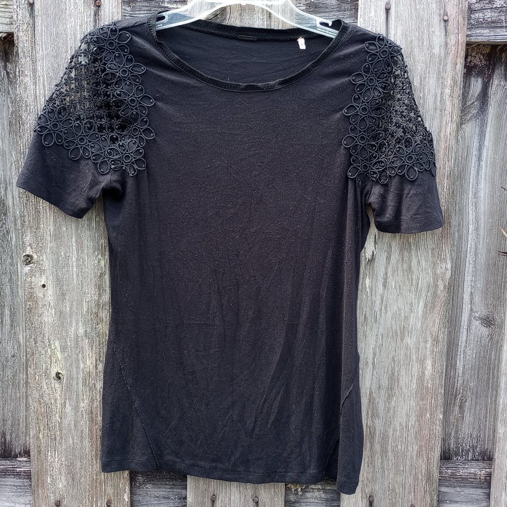 Elie Tahari black top lace insert at shoulders S